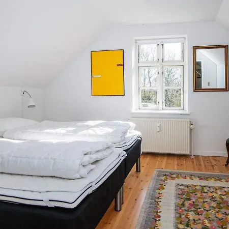 10 Person Holiday In