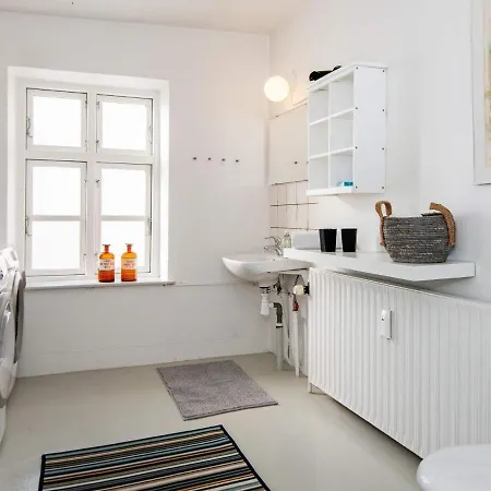 10 Person Holiday In